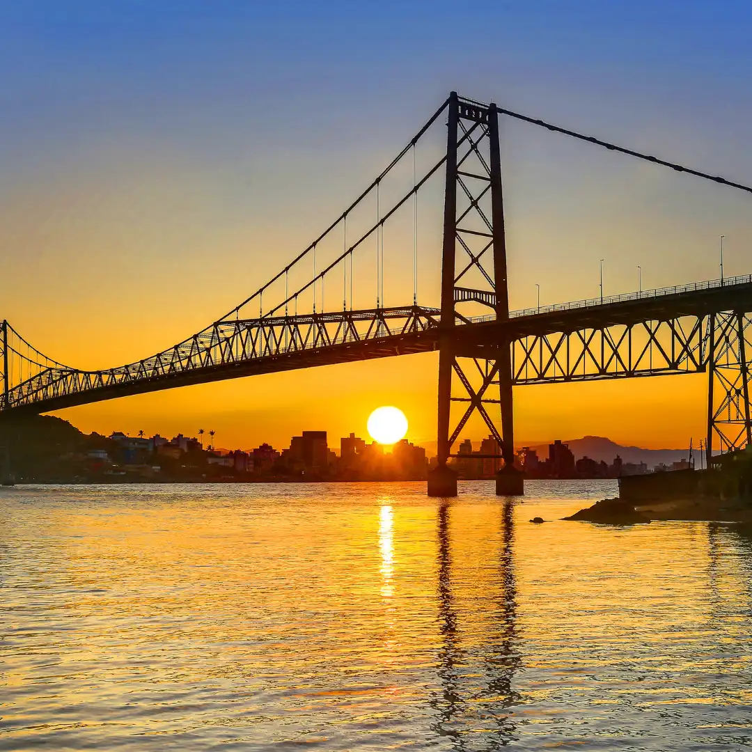 Florianópolis, carinhosamente conhecida como "Floripa", é um dos destinos turísticos mais encantadores do Brasil. Situada no estado de Santa Catarina...